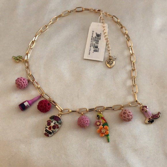 Betsey Johnson Gold Tone Paper Clip Charm Necklace Cactus, Skull, Boot NWT - Picture 2 of 16